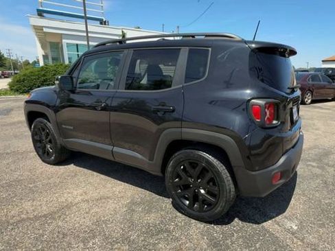 Used 2018 Jeep Renegade Altitude AWD/4WD image 6