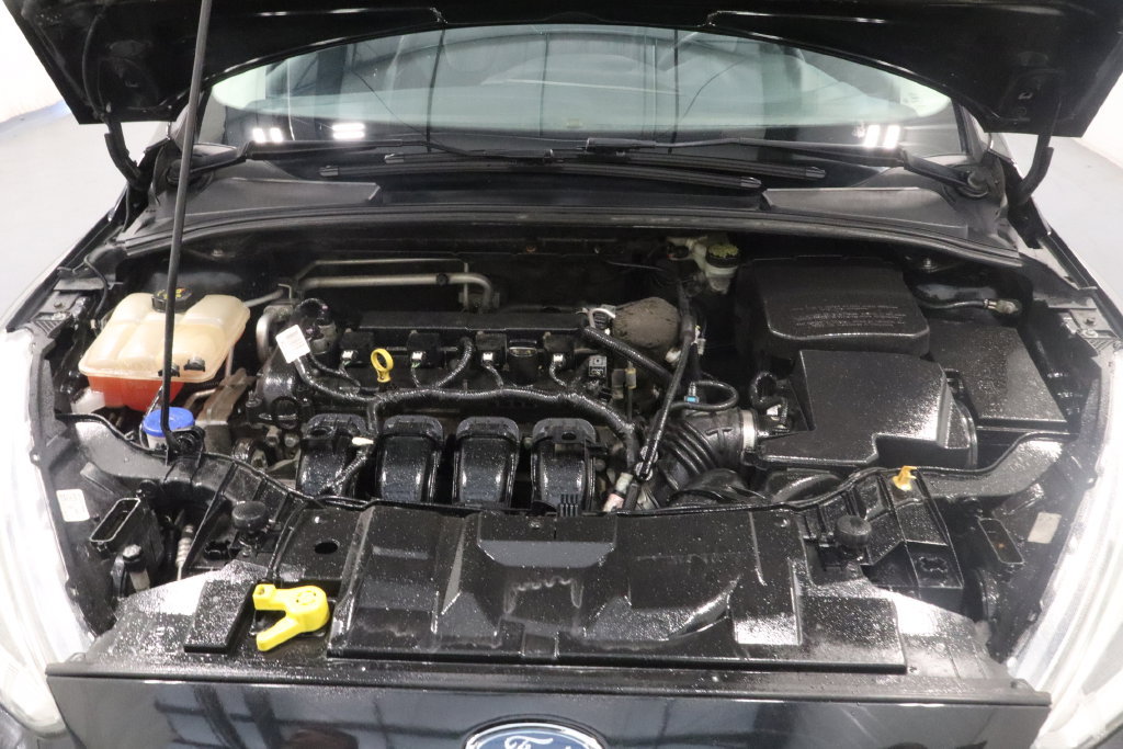 Used 2015 Ford Focus Titanium FWD image 23
