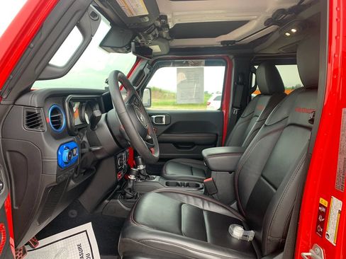 Used 2024 Jeep Wrangler Unlimited Rubicon AWD/4WD image 15