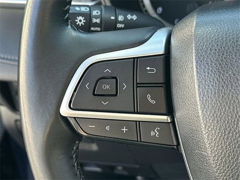 Used 2023 Toyota Highlander LE image 35
