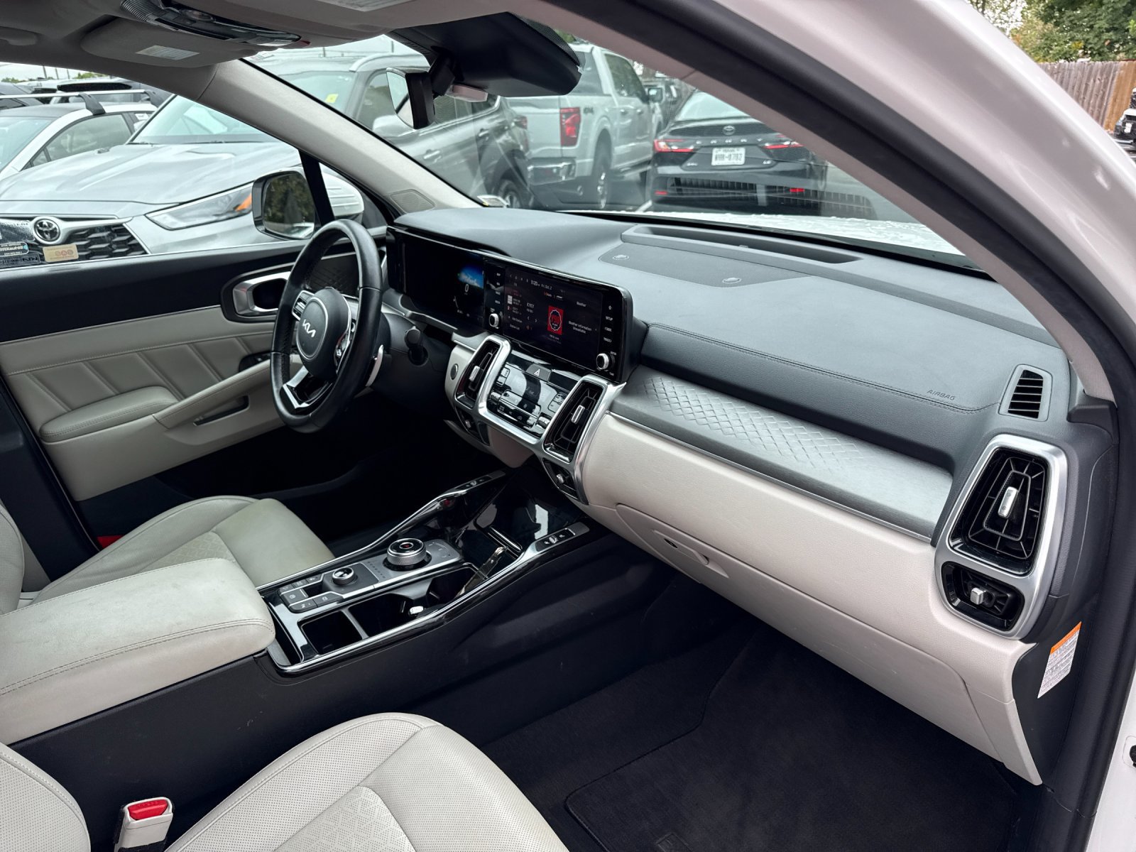 Used 2023 Kia Sorento SX Prestige w/ Panoramic Sunroof Package AWD/4WD image 26