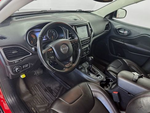 Used 2019 Jeep Cherokee Trailhawk w/ Comfort/Convenience Group image 30