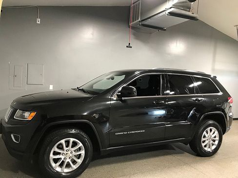 Used 2014 Jeep Grand Cherokee Laredo w/ 18" Wheel & 8.4" Radio Group image 7