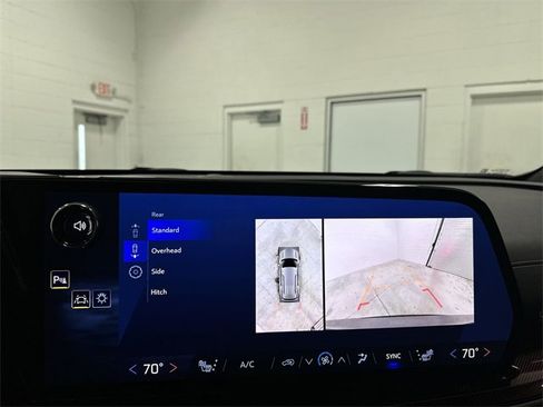 Used 2025 Chevrolet Traverse Z71 w/ Enhanced Driving Package image 35