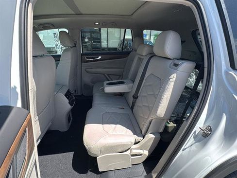 New 2026 Volkswagen Atlas SE FWD image 16