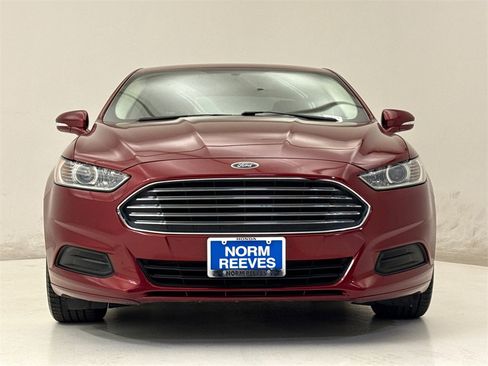 Used 2015 Ford Fusion SE image 3