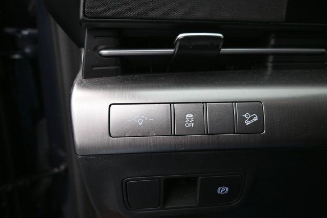 Used 2025 Hyundai Kona SEL AWD/4WD image 17
