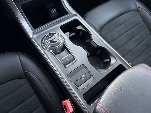 Used 2022 Ford Edge ST-Line w/ Class II Trailer Tow Package image 18