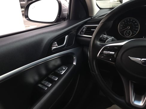 Used 2022 Genesis G70 2.0T image 22