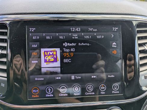 Used 2019 Jeep Grand Cherokee Limited image 23