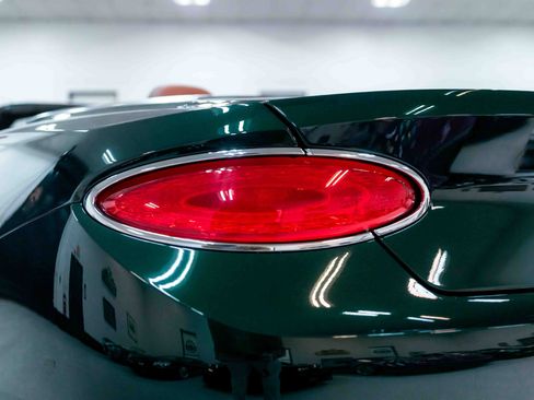 Used 2022 Bentley Continental GT V8 image 30