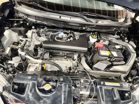 Used 2020 Nissan Rogue SV image 30