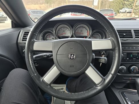 Used 2009 Dodge Challenger R/T w/ Sound Group image 18