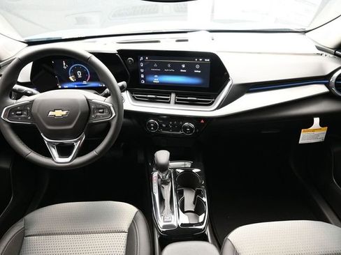 New 2026 Chevrolet Trax LT w/ Driver Confidence Package FWD image 23