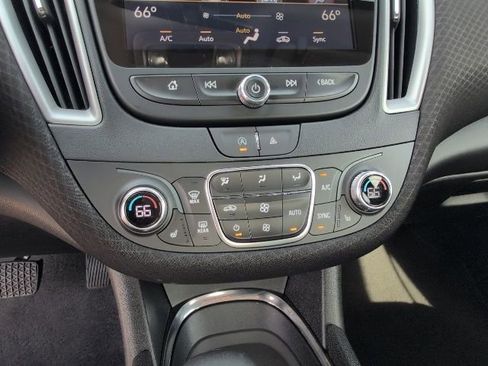 Used 2024 Chevrolet Malibu LT image 21