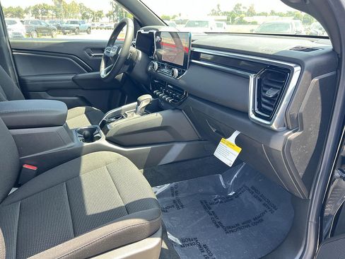 New 2026 GMC Canyon Elevation w/ LPO, Black Badging Package RWD image 28