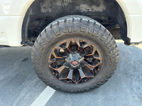 Used 2020 Ford F350 Limited AWD/4WD image 12