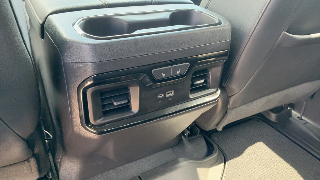 Used 2024 GMC Sierra 1500 AT4 w/ Technology Package AWD/4WD image 10