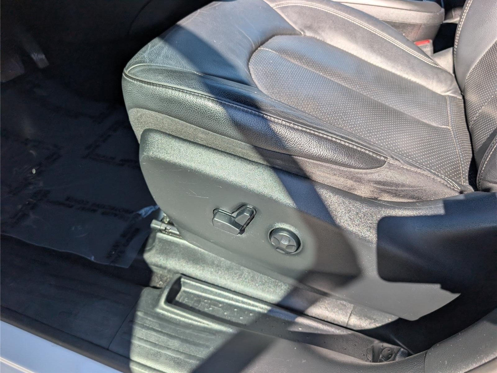 Used 2020 Chrysler Pacifica Touring-L Plus FWD image 21