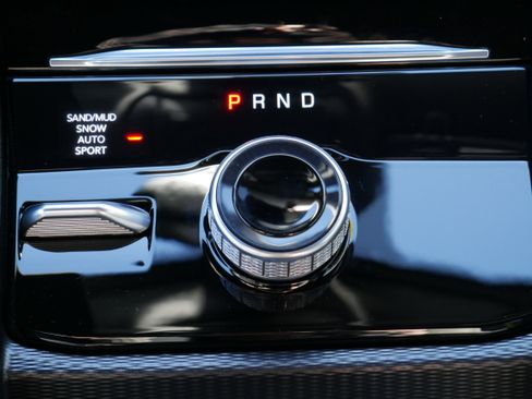 Used 2024 Jeep Grand Cherokee L Limited w/ Black Appearance Package image 25