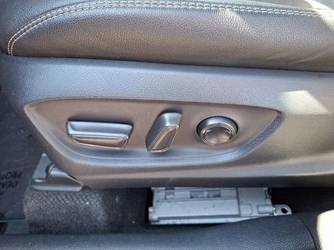 Certified 2024 Toyota Corolla Cross XLE w/ Convenience Package FWD image 16