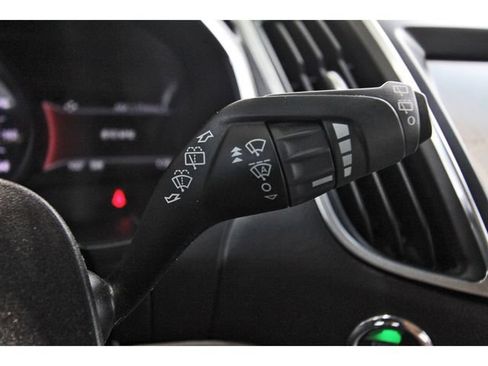 Used 2019 Ford Edge Titanium w/ Equipment Group 301A FWD image 17