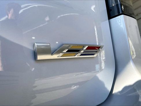 Used 2024 Cadillac Escalade ESV V w/ Heavy-Duty Trailer Package image 11