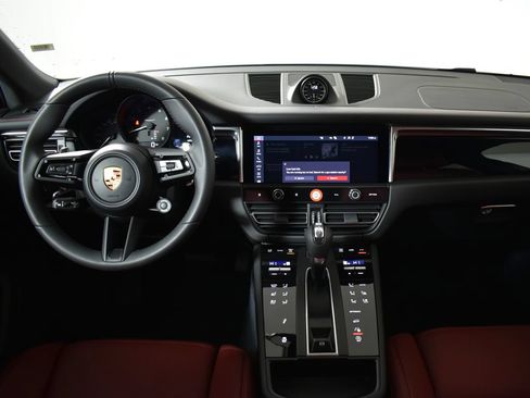 Used 2026 Porsche Macan AWD/4WD image 16