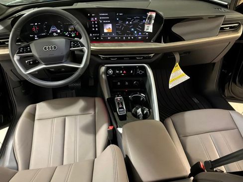 New 2025 Audi Q5 Premium Plus image 9