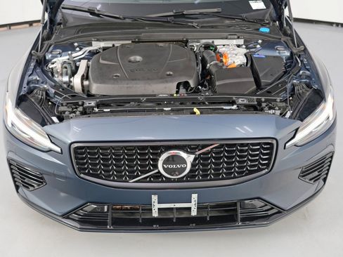 Used 2023 Volvo S60 T8 Plus AWD/4WD image 8