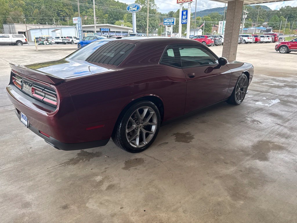 Used 2022 Dodge Challenger GT RWD image 4