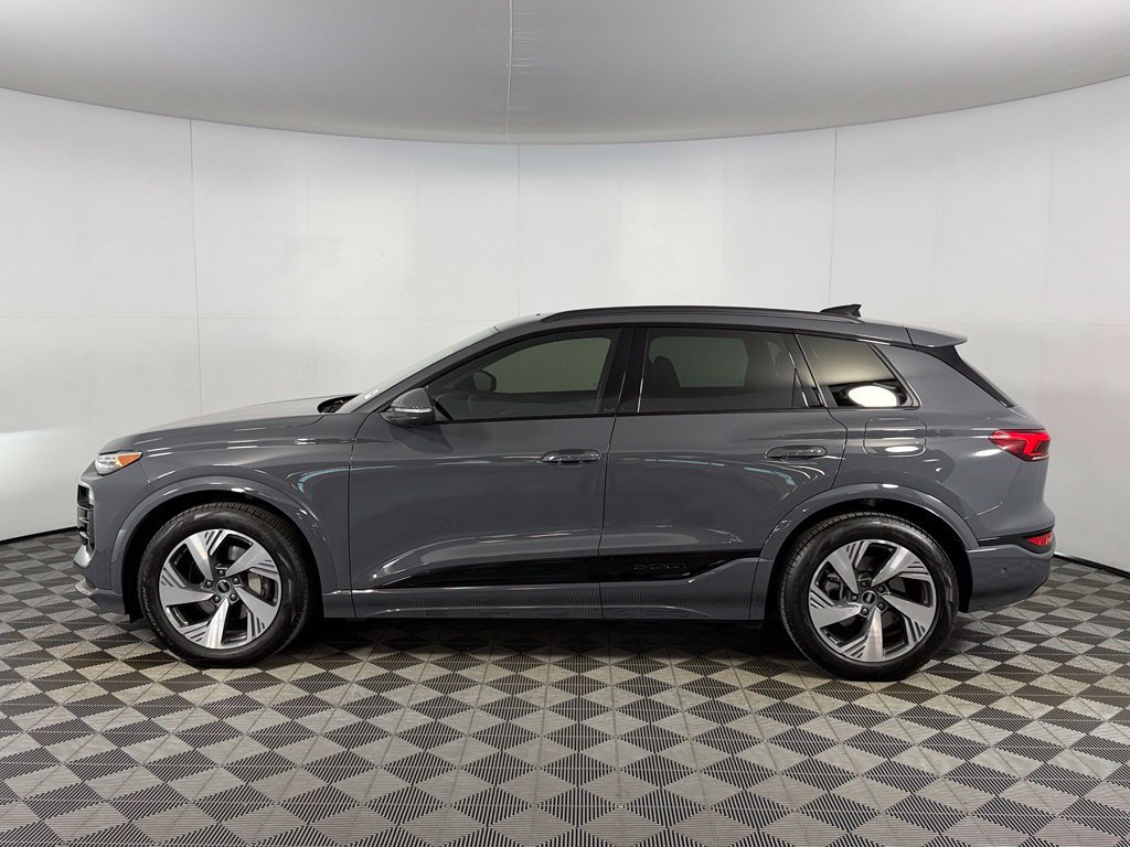 Used 2025 Audi Q6 e-tron Prestige w/ 20" Wheel Package AWD/4WD image 11