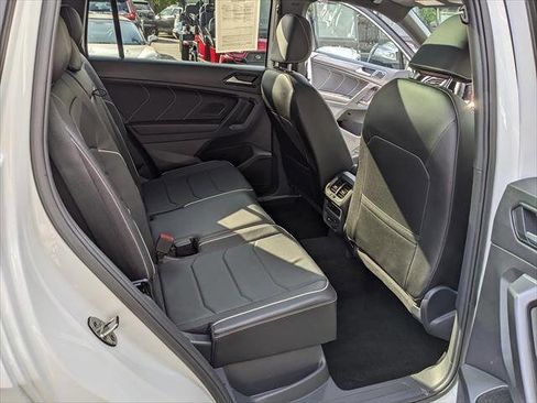 Used 2022 Volkswagen Tiguan SEL R-Line image 15