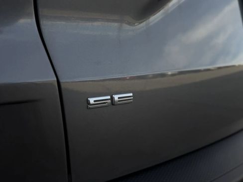 Used 2022 Ford Escape SE w/ SE Sport Appearance Package image 40