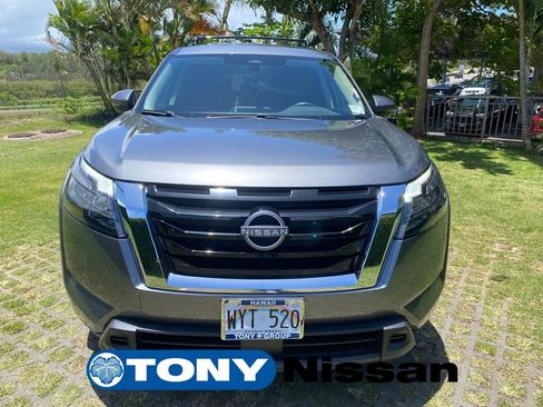 Used 2024 Nissan Pathfinder SV FWD image 12