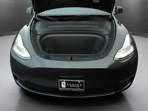 Used 2024 Tesla Model Y 2WD image 15