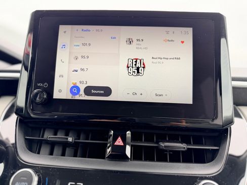 Used 2023 Toyota Corolla Cross LE image 14