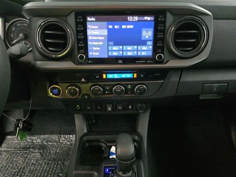 Used 2023 Toyota Tacoma TRD Off-Road image 10