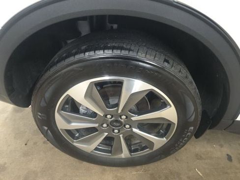 Used 2023 Ford Escape Platinum AWD/4WD image 9