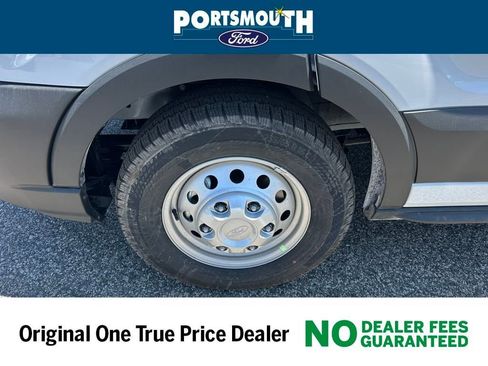 New 2025 Ford Transit 250 148 Medium Roof Extended AWD image 32
