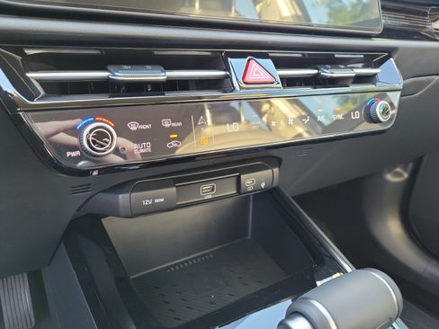 New 2026 Kia Niro EX FWD image 18