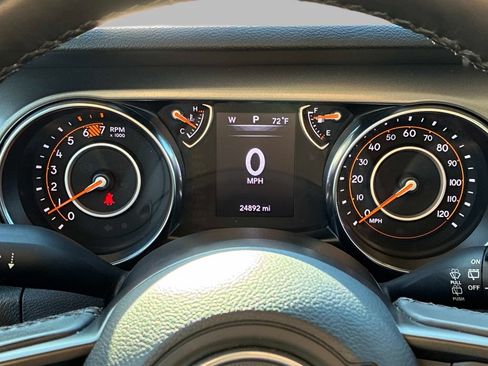 Used 2023 Jeep Wrangler Unlimited Sport AWD/4WD image 25