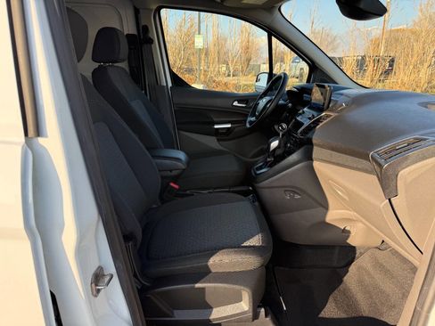 Used 2021 Ford Transit Connect XLT image 18