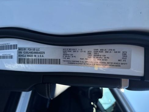 Used 2022 Jeep Grand Cherokee Limited image 23