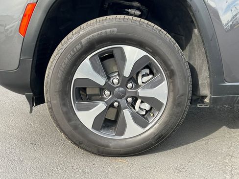 Used 2024 Jeep Grand Cherokee Limited 4xe image 6