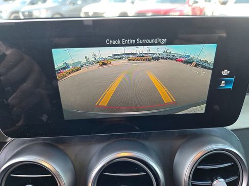 Used 2020 Mercedes-Benz GLC 300 4MATIC image 17