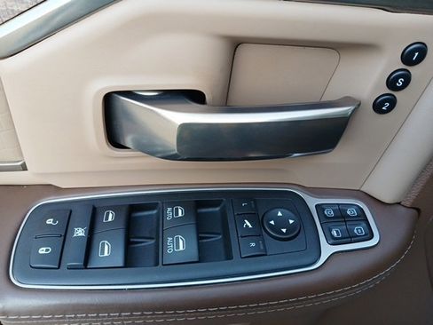 Used 2024 RAM 3500 Limited w/ Towing Technology Group image 15