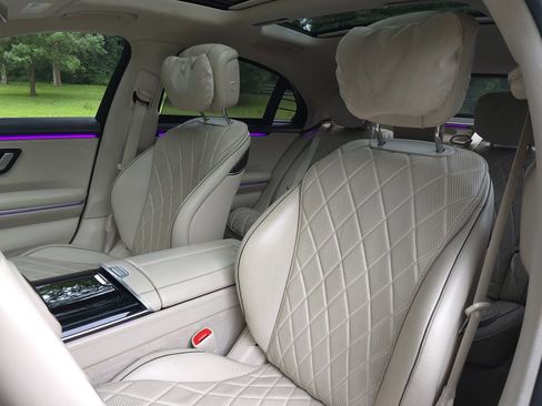 Used 2021 Mercedes-Benz S 580 4MATIC Sedan w/ AMG Line image 13