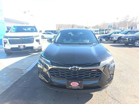 New 2026 Chevrolet Trax RS w/ Driver Confidence Package image 2