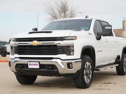 Used 2025 Chevrolet Silverado 2500 LT w/ Safety Package AWD/4WD image 3